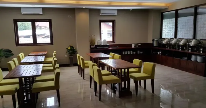 Амбон: BiZ@ Hotel