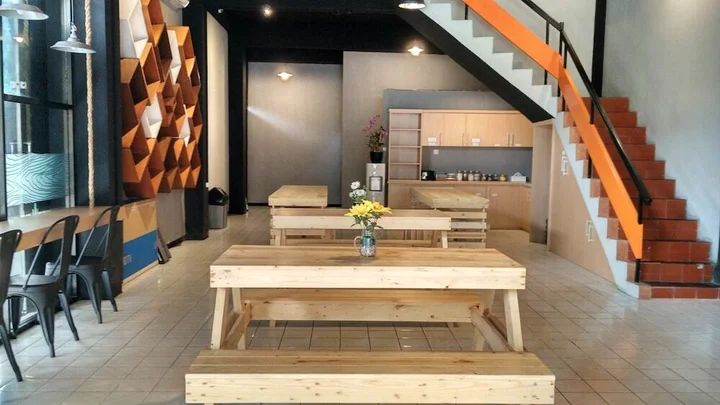 Маланг: Woodlot Hostel