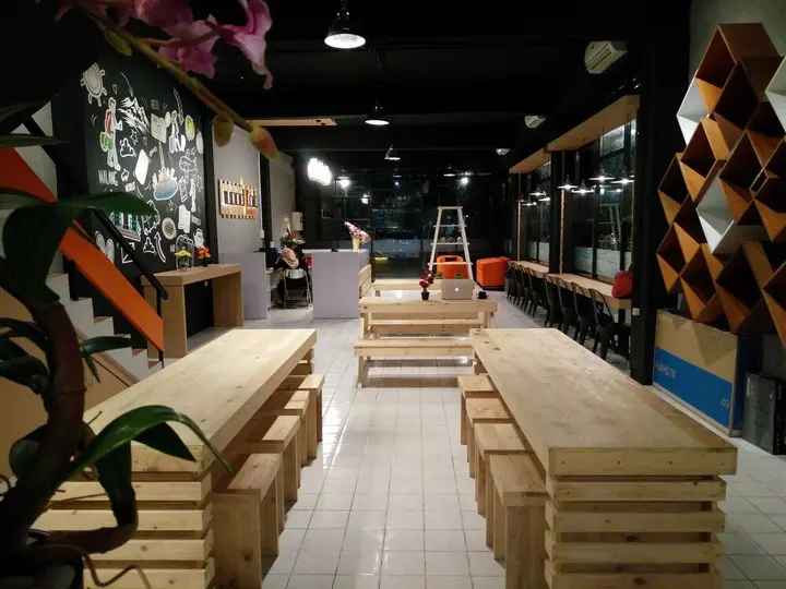 Маланг: Woodlot Hostel