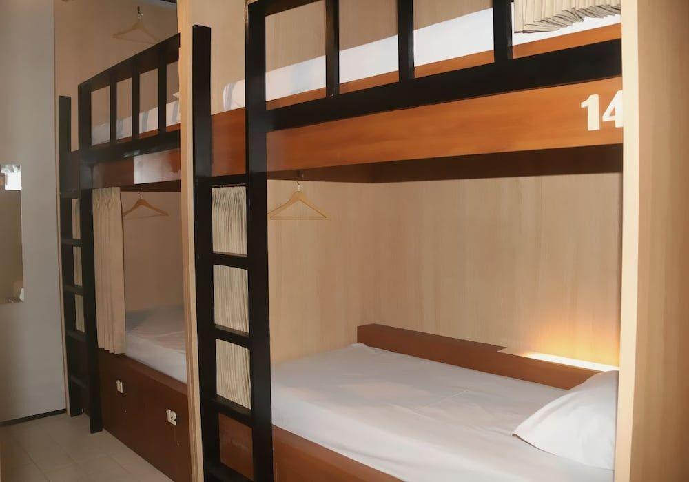 Маланг: Woodlot Hostel