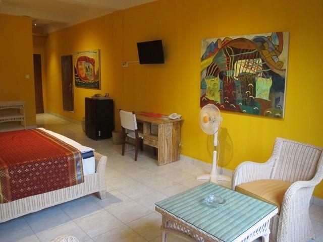 Убуд: Rumah Bintang Kuning