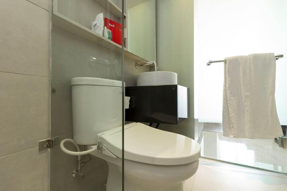 Джакарта: RedDoorz Plus near Perbanas