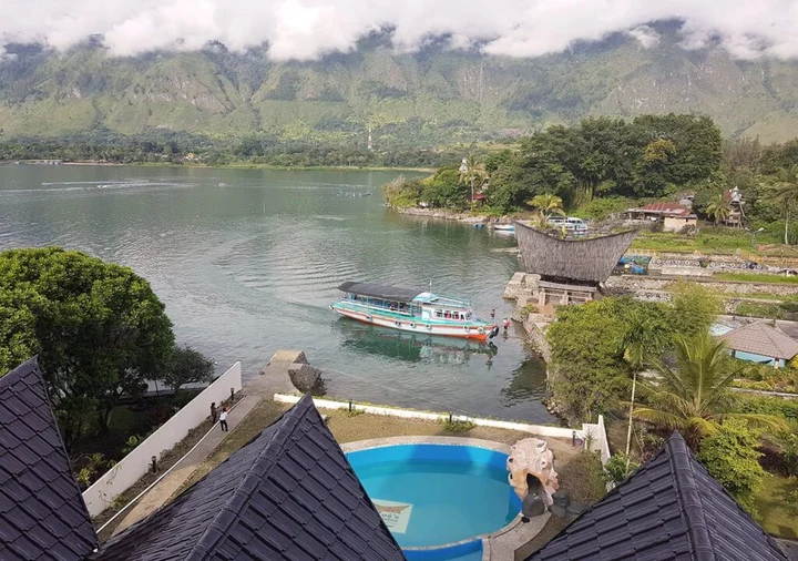 Озеро Тоба: Zoe's Paradise Waterfront Hotel