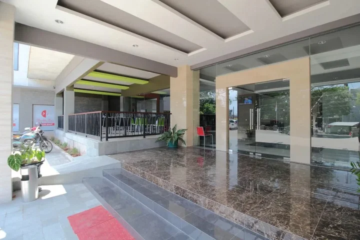 Семаранг: 三宝拢艾里加廷嘉乐多克托瓦斯丁112号酒店(Airy Jatingaleh Doktor Wahidin 112 Semarang)