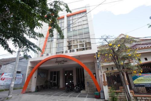 Сурабая: RedDoorz @ MERR Surabaya