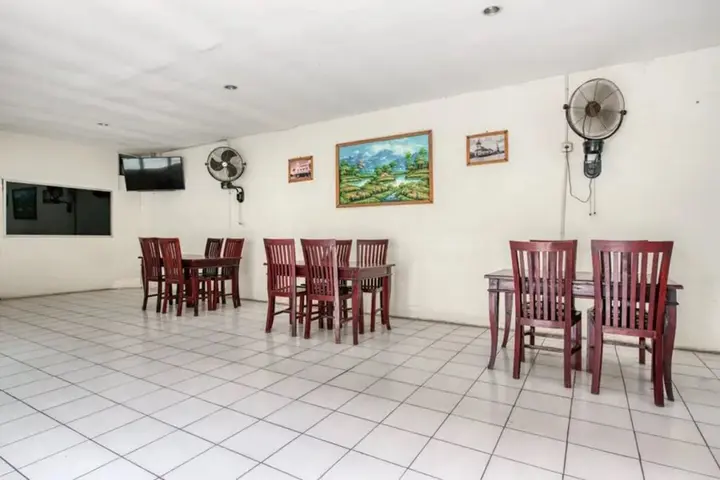 Сурабая: RedDoorz near Pantai Ria Kenjeran