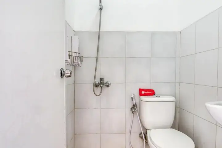 Сурабая: RedDoorz near Pantai Ria Kenjeran