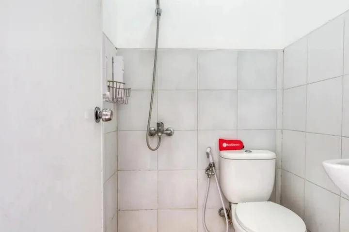 Сурабая: RedDoorz near Pantai Ria Kenjeran