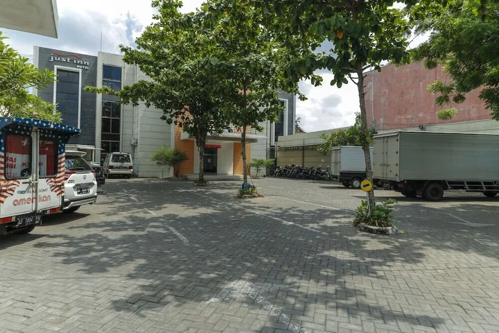 Суракарта: RedDoorz near Universitas Sebelas Maret