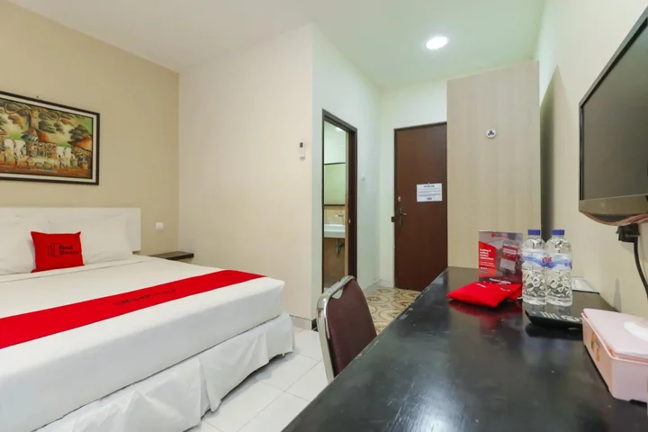 Суракарта: RedDoorz near Universitas Sebelas Maret
