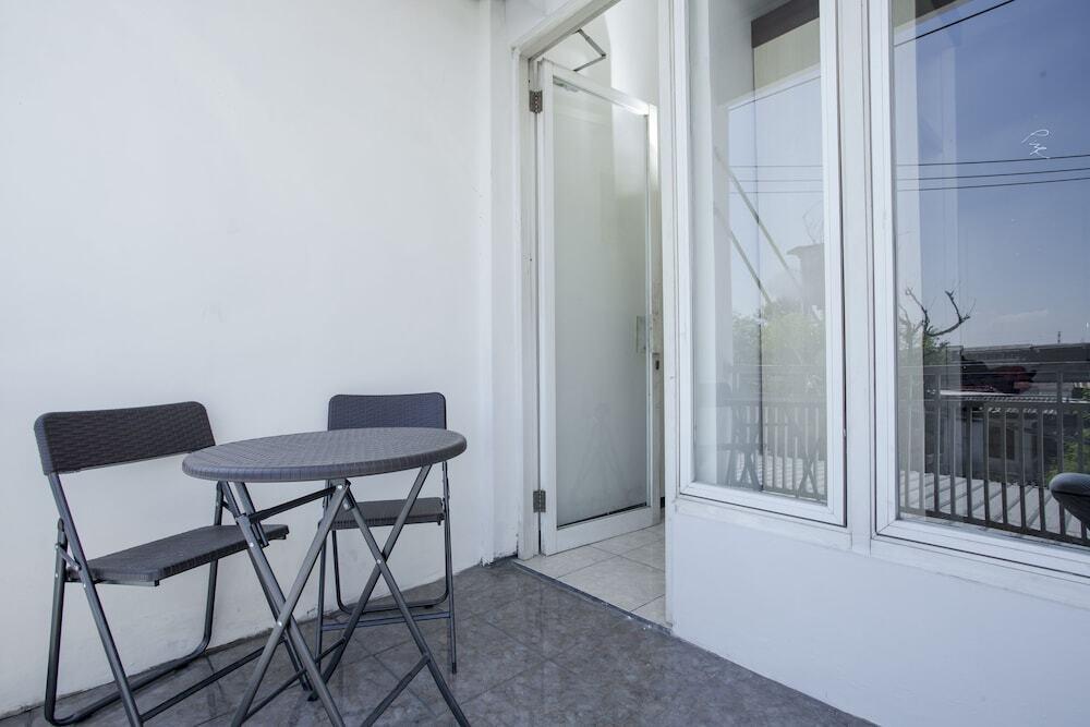 RedDoorz Plus @ Wiyung — фото 2