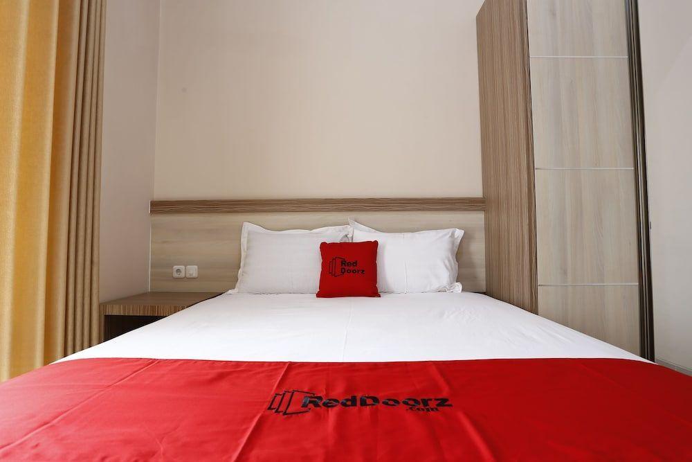 Депок: RedDoorz @ Condong Catur 3