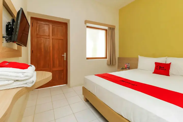 Суракарта: RedDoorz Plus @ Slamet Riyadi