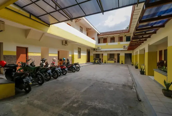 Суракарта: RedDoorz Plus @ Slamet Riyadi