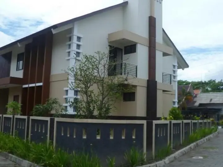 Депок: Twin House