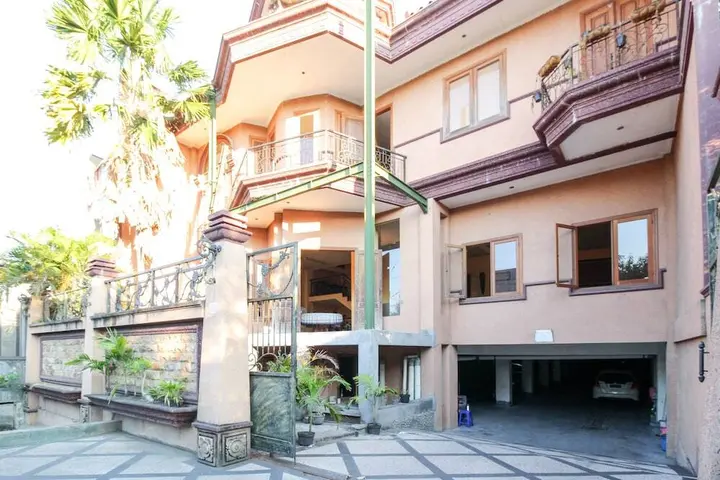 Сурабая: Airy Eco Syariah Gubeng Kertajaya Dua Belas C 115 Surabaya