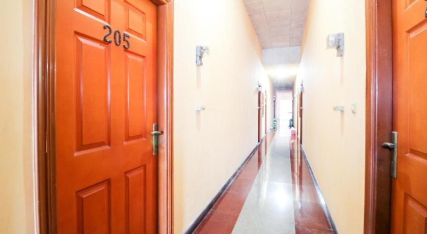 Сурабая: Airy Eco Syariah Gubeng Kertajaya Dua Belas C 115 Surabaya