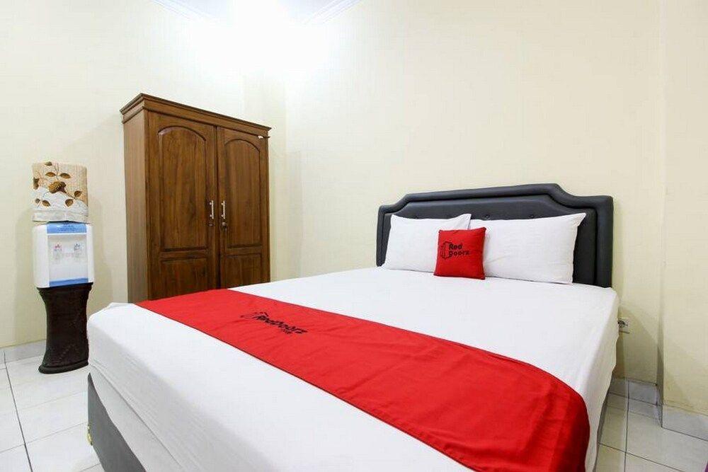 Депок: RedDoorz @ Condong Catur 2