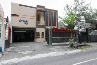 Депок: RedDoorz @ Condong Catur 2