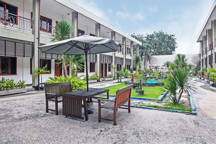 Сурабая: RedDoorz near Tanjung Perak