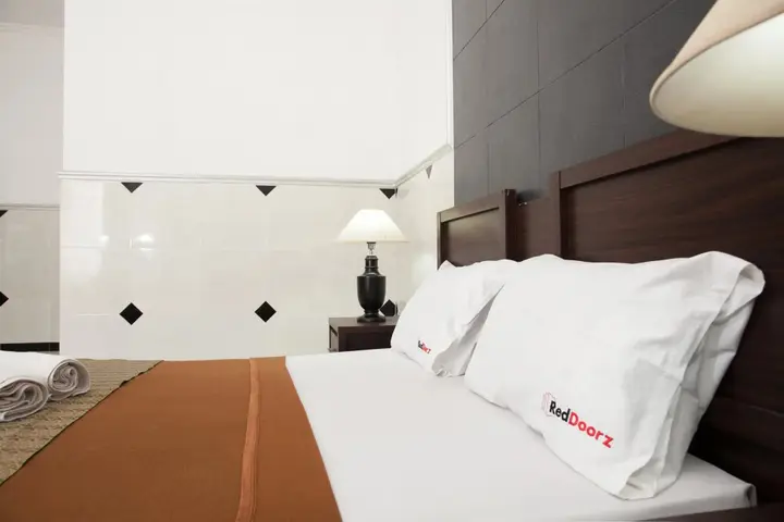 Сурабая: RedDoorz near City of tomorrow mall