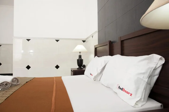 Сурабая: RedDoorz near City of tomorrow mall