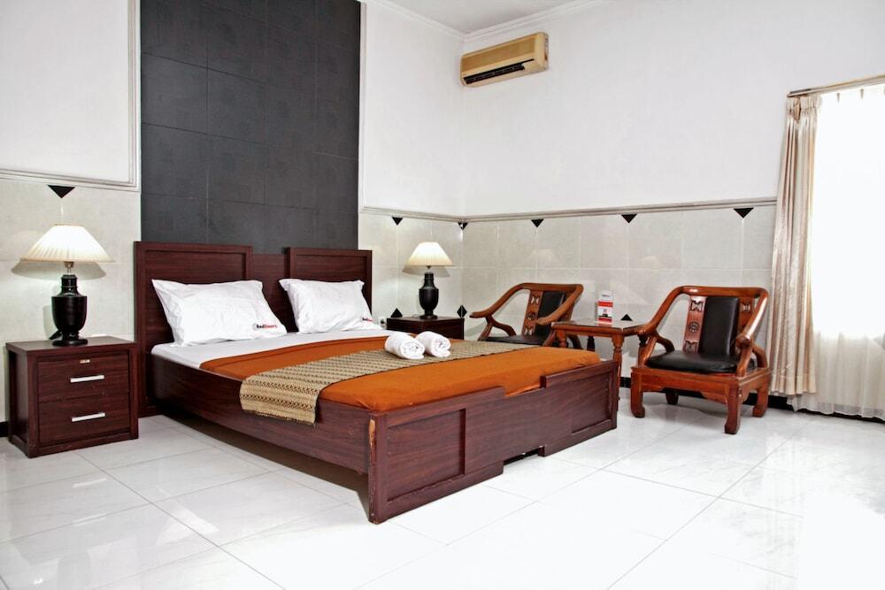 Сурабая: RedDoorz near City of tomorrow mall