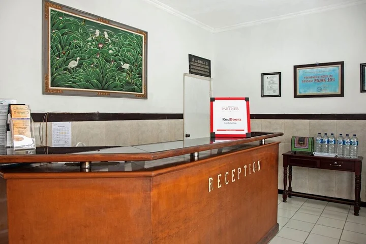 Сурабая: RedDoorz near City of tomorrow mall