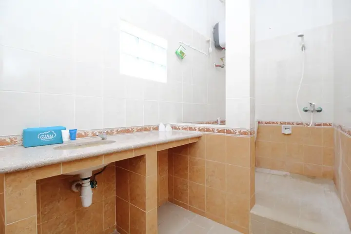 Семаранг: Airy Rejosari Purwosari Raya 29A Semarang