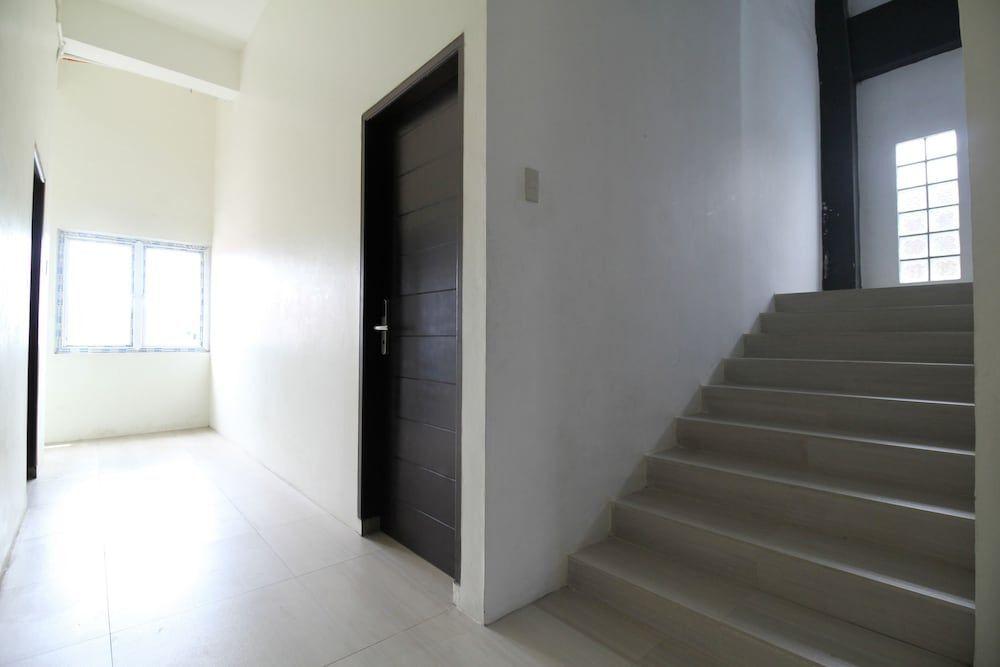 Медан: Airy Medan Kota MT Haryono Surabaya 2