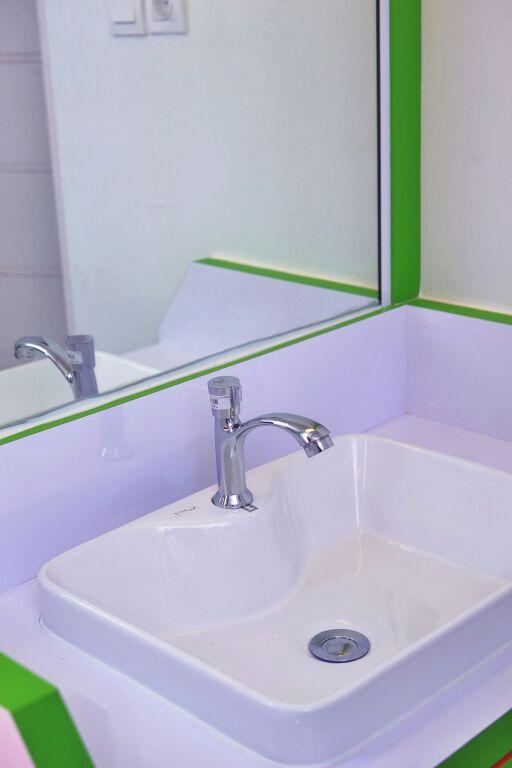 Джакарта: Titanium Express Homtel