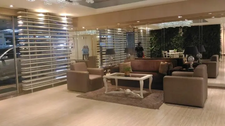 Сурабая: Waterplace Residence