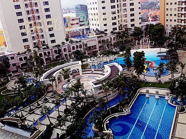 Сурабая: Waterplace Residence