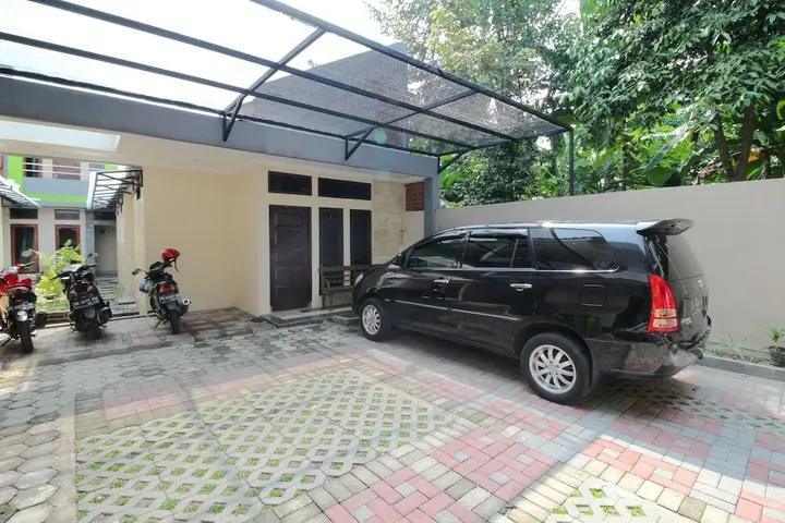 Депок: Airy Eco Syariah Sleman Kaliurang KM 6.5 Gang Bali Yogyakarta