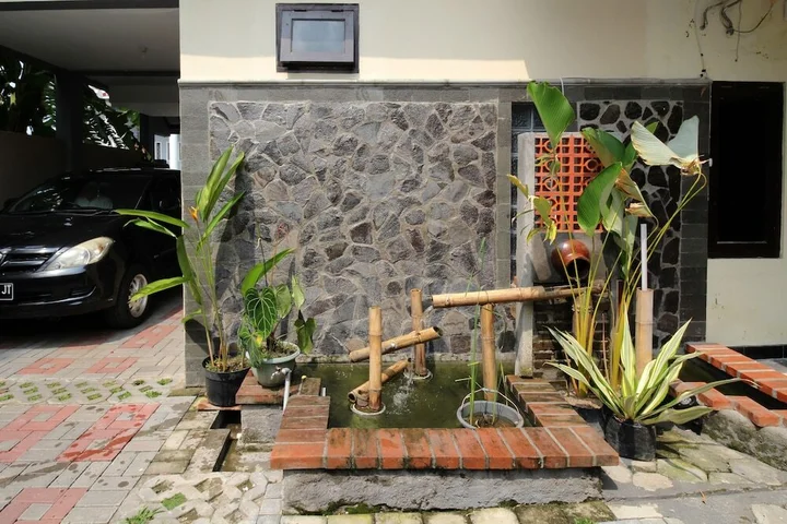 Депок: Airy Eco Syariah Sleman Kaliurang KM 6.5 Gang Bali Yogyakarta