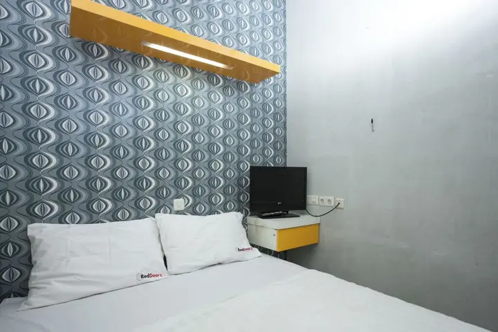 Сурабая: RedDoorz near Suroboyo Carnival Park