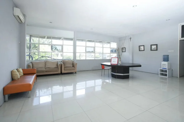Сурабая: RedDoorz near Suroboyo Carnival Park