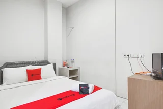 Сурабая: RedDoorz near Suroboyo Carnival Park