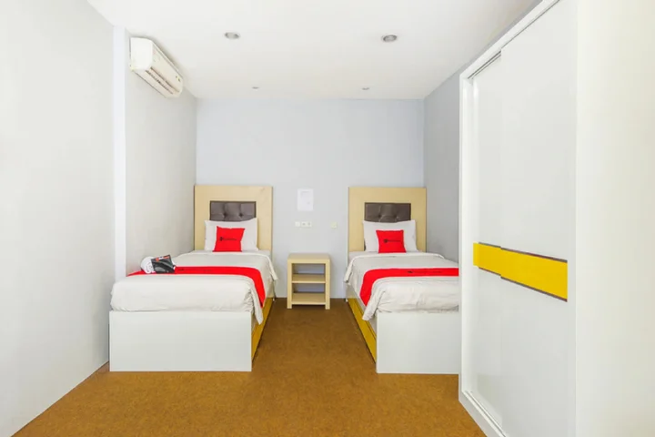 Сурабая: RedDoorz near Suroboyo Carnival Park