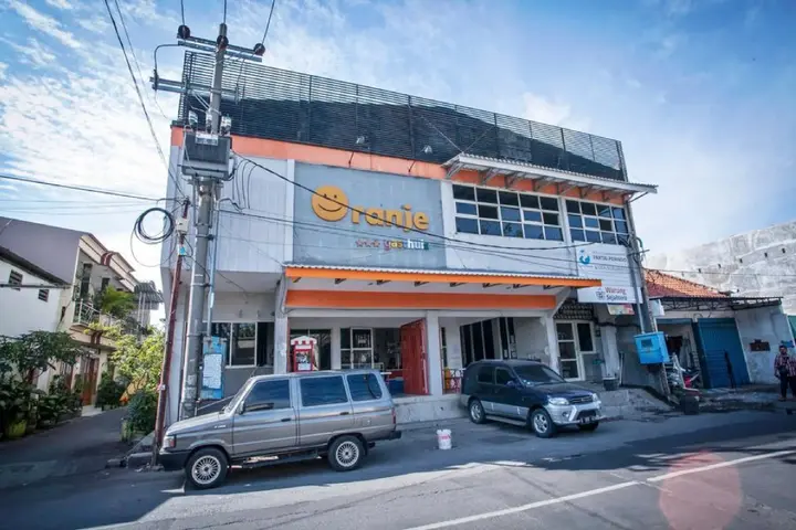 Сурабая: RedDoorz near Suroboyo Carnival Park