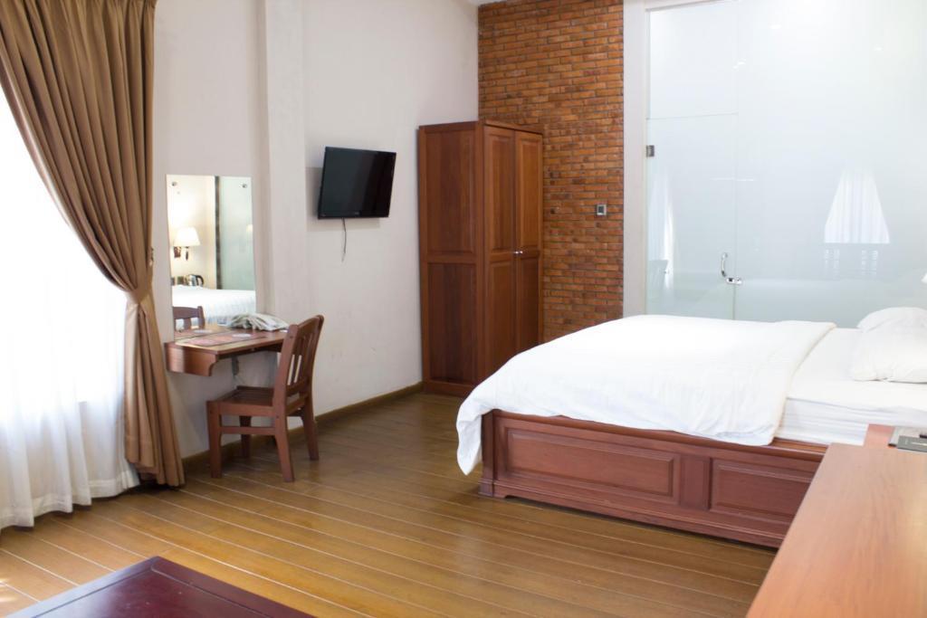 Петумбак: Thong's Inn - KNO Kualanamu Transit Hotel