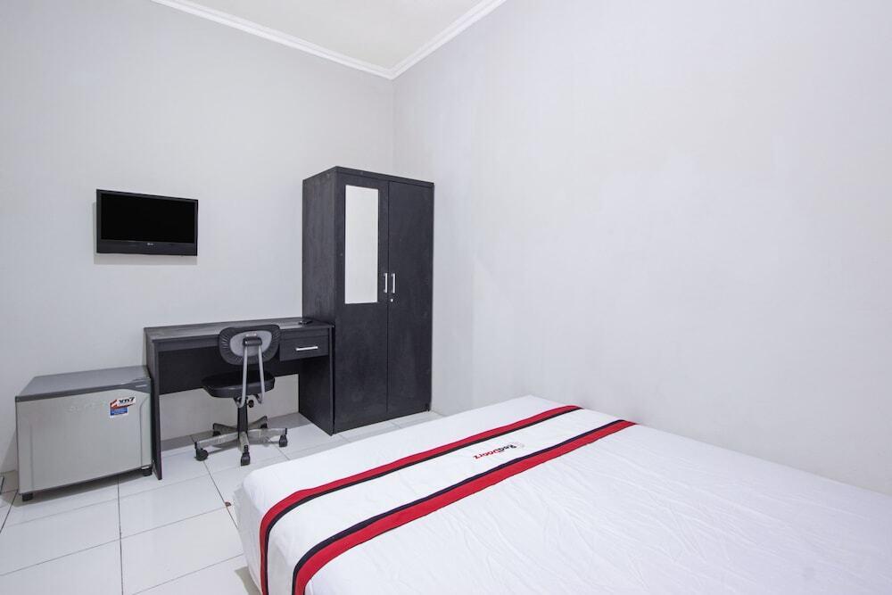 Депок: RedDoorz near Universitas Negeri Yogyakarta 2