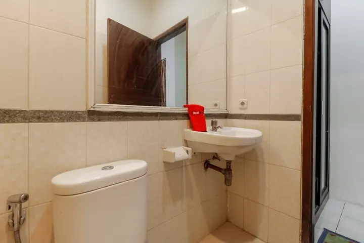 Суракарта: RedDoorz near Stadion Manahan Solo