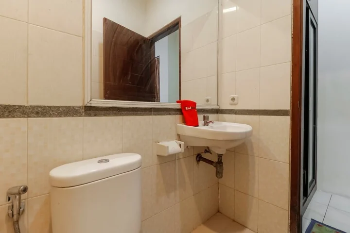 Суракарта: RedDoorz near Stadion Manahan Solo