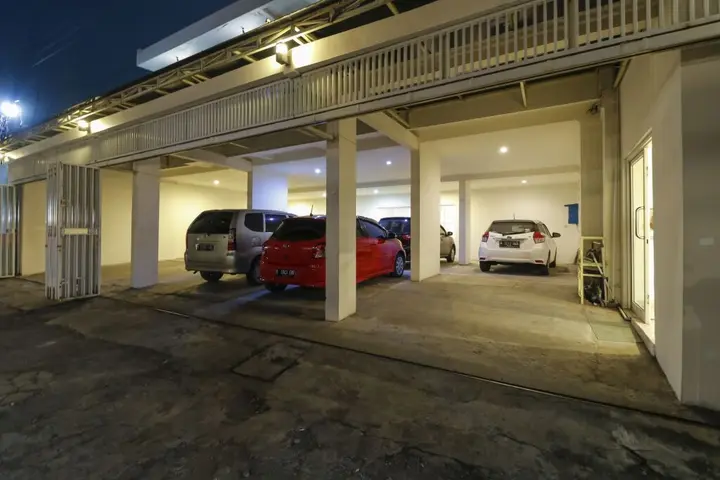 Суракарта: RedDoorz near Stadion Manahan Solo