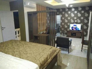 Медан: Lewi House