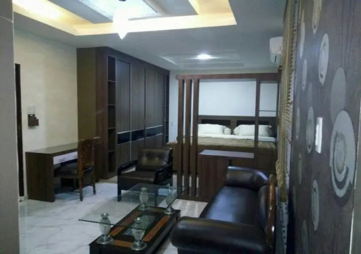 Медан: Lewi House