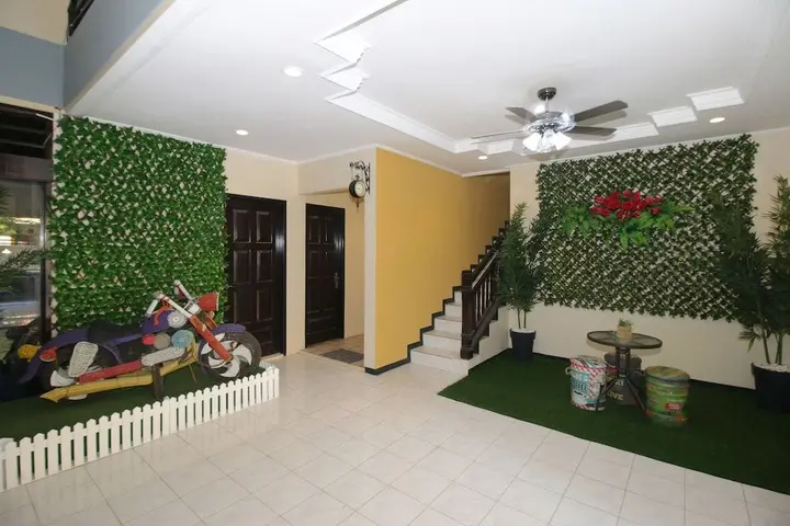 Сурабая: Airy Eco Syariah Kertomenanggal Sembilan 18 Surabaya