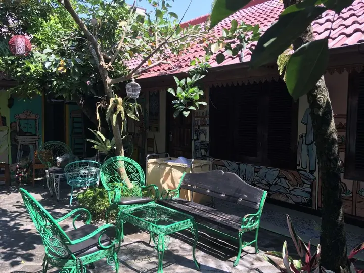 Депок: Omah Njonja Bed & Brasserie