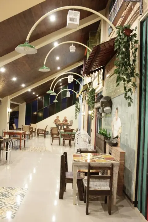 Депок: Omah Njonja Bed & Brasserie